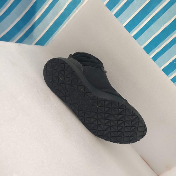 ECCO GORETEX WINTER BOOT, LACE UP/WATERPROOF,BLACK FULLY LINED 37/6US/4UK - Picture 5 of 8